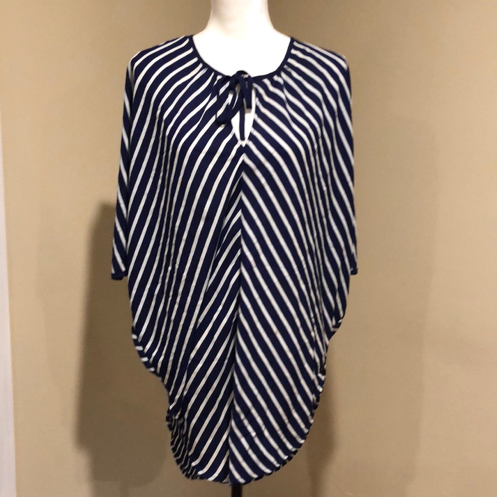 Women’s med tunic by Mossimo